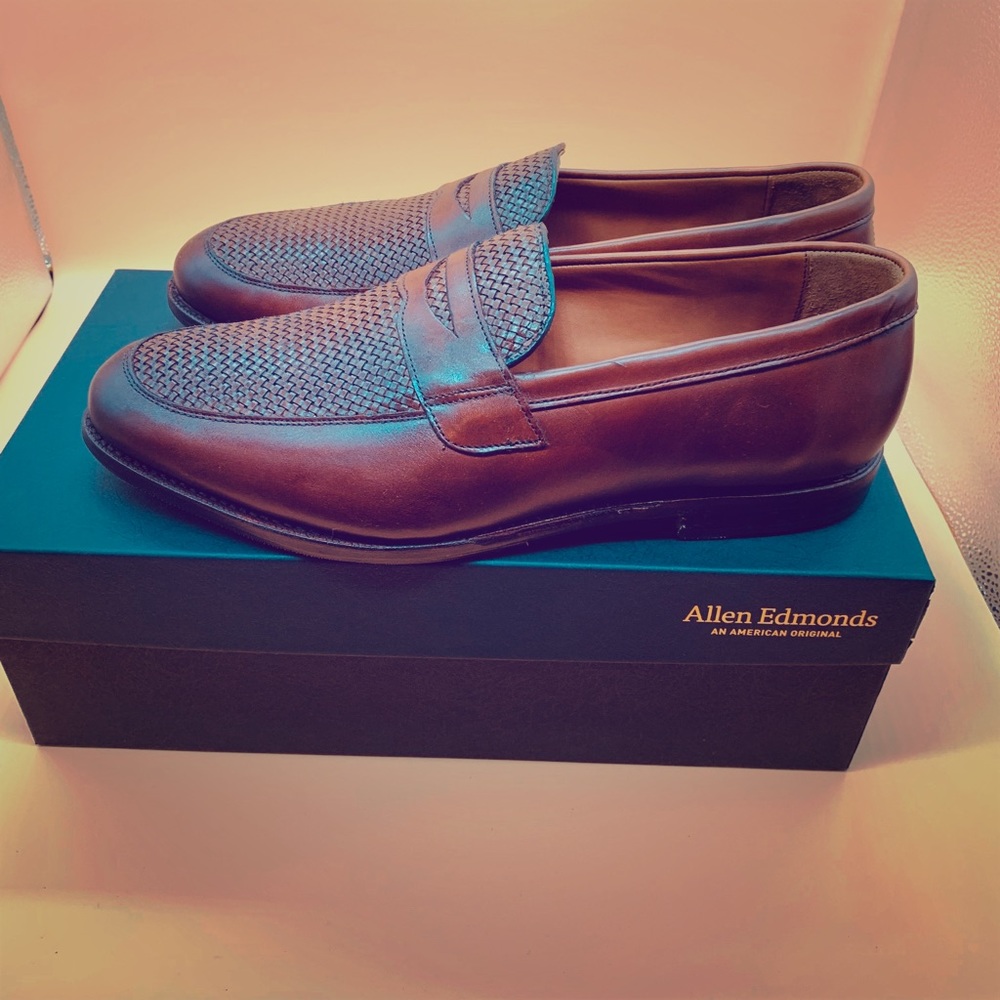 Allen Edmonds Lake Bluff